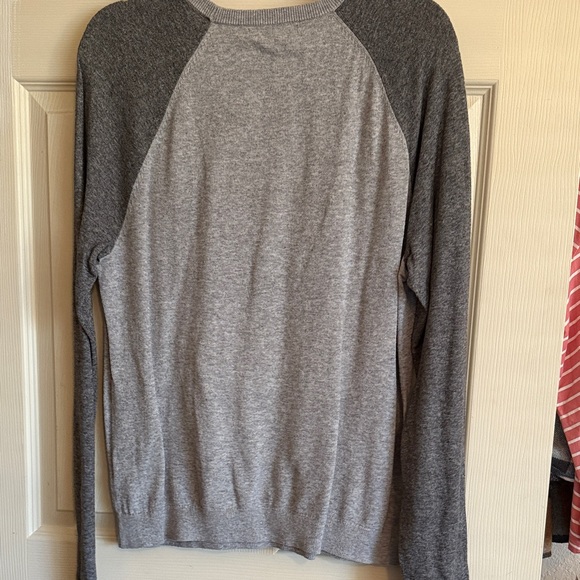 Banana Republic Two-Tone Gray Crewneck Sweater - Picture 3 of 5